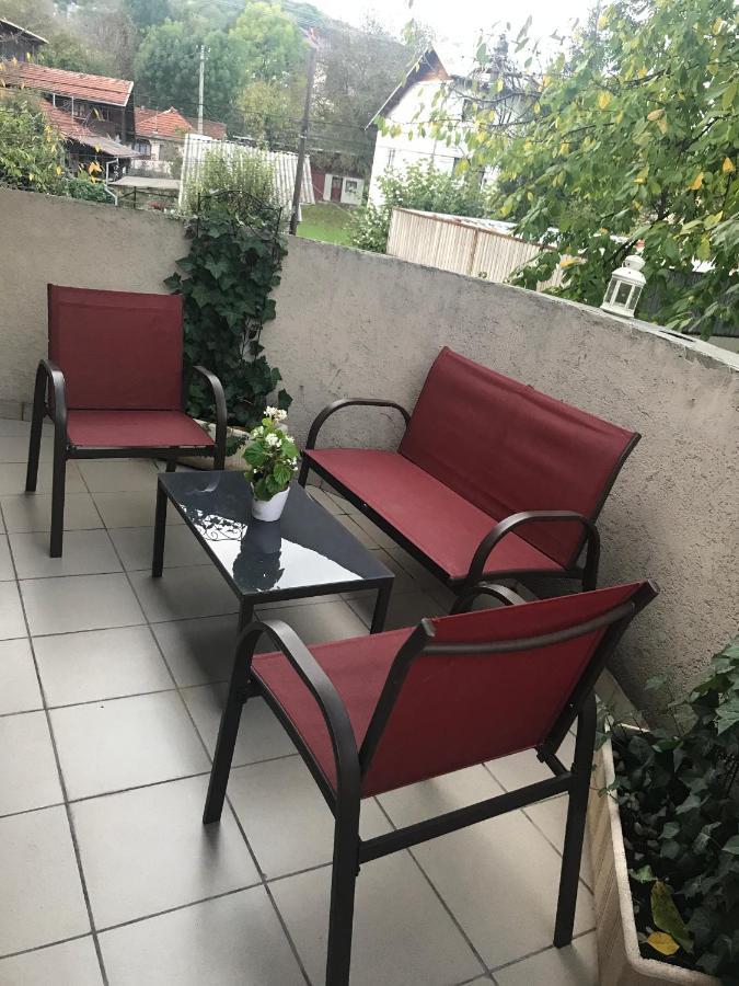 Garsoniera Mandrilor Leilighet Slănic Eksteriør bilde